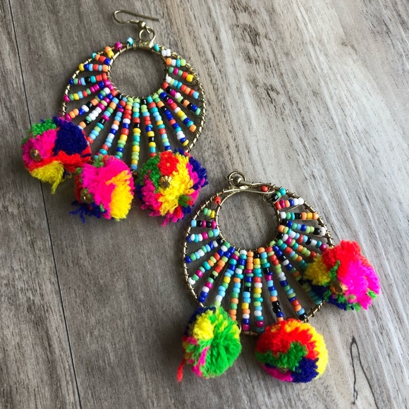 Earrings with Pompom - Picture 7 of 8